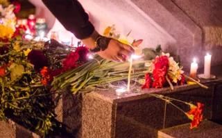 В Севастополе проходит акция памяти жертв теракта в Петербурге (фото, видео)