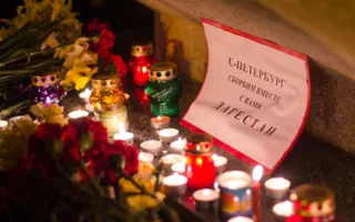 В Севастополе проходит акция памяти жертв теракта в Петербурге (фото, видео)