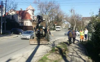 Тройное ДТП с участием трактора произошло в Севастополе (фото)