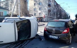 Тройное ДТП с участием трактора произошло в Севастополе (фото)