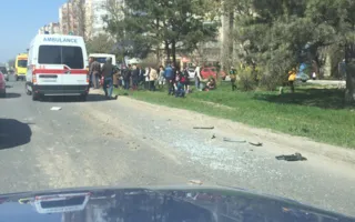 В Симферополе маршрутка врезалась в дерево — 10 пострадавших