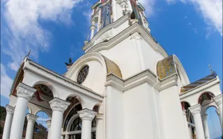 Самый высокий, самый необычный — храм-маяк в Малореченском