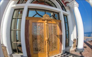 Самый высокий, самый необычный — храм-маяк в Малореченском