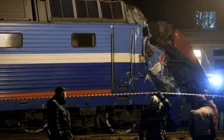 В Москве электричка столкнулась с поездом — десятки пострадавших