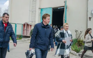 На арт-субботнике в Севастополе на славу потрудились горожане и губернатор с семьёй