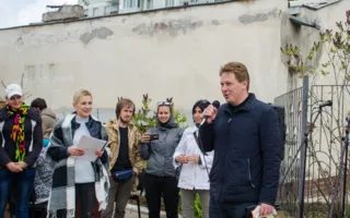 На арт-субботнике в Севастополе на славу потрудились горожане и губернатор с семьёй