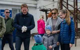 На арт-субботнике в Севастополе на славу потрудились горожане и губернатор с семьёй