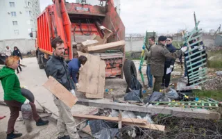На арт-субботнике в Севастополе на славу потрудились горожане и губернатор с семьёй