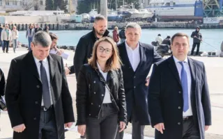 Руководители Ялты на время сменили профессию (фото)
