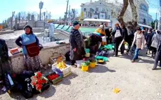 «Стихийщики» в Симферополе не сдают позиций — остановка в осаде (фото)