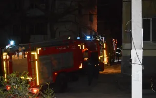Огнеборцы спасли мужчину из горящего дома в центре Севастополя