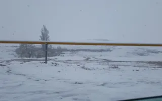 «Оянваревший» апрель добрался до Севастополя: снег на Байдарах (фото)