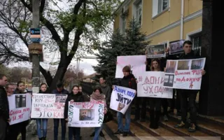 Студенты КФУ вышли на пикет против ректора (фото, видео)