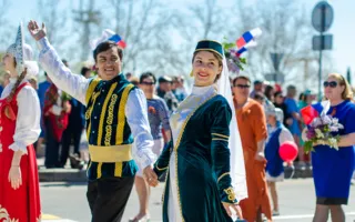 Севастополь парадом отметил Первомай — фоторепортаж