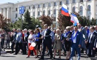 В Симферополе на Первомайскую демонстрацию вышли 25 тысяч человек — фото