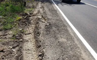 Дорога в объезд севастопольского оползня уже разрушается (фото)