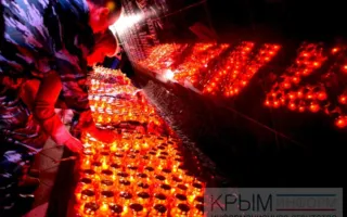 Тысячи крымчан почтили память погибших в концлагере «Красный» (фото)