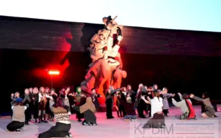 Тысячи крымчан почтили память погибших в концлагере «Красный» (фото)