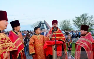 Тысячи крымчан почтили память погибших в концлагере «Красный» (фото)