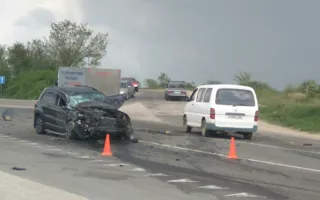 ДТП под Симферополем: внедорожник врезался в бензовоз (фото, видео)