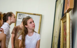 В художественном музее ко Дню Победы открыта выставка «Живая память» (фото)