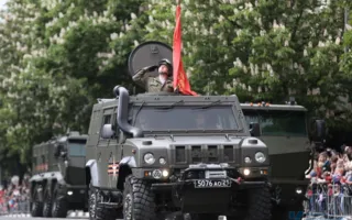 Военный Парад Победы впервые прошёл в Симферополе — фото