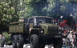 Военный Парад Победы впервые прошёл в Симферополе — фото