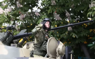 Военный Парад Победы впервые прошёл в Симферополе — фото