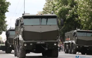 Военный Парад Победы впервые прошёл в Симферополе — фото