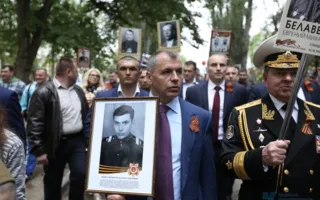 На акцию «Бессмертный полк» вышли 25 тысяч симферопольцев (фото)