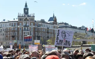 Тысячи москвичей митинговали против программы по сносу жилья