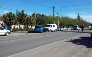 Под Феодосией произошло тройное ДТП — погиб водитель мопеда (фото)