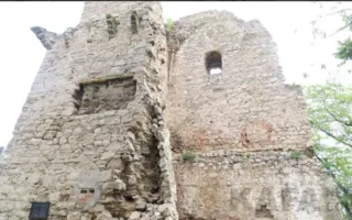 В Феодосии обвалилась часть Башни Константина (фото)