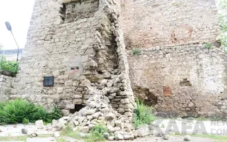 В Феодосии обвалилась часть Башни Константина (фото)