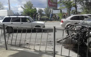 Серьёзное ДТП в Крыму: «Ситроен» «всмятку», «Фольксваген» в кювете
