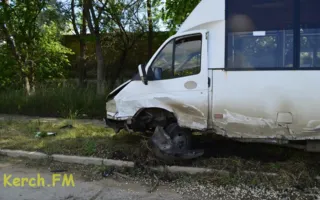 В Керчи длинномер столкнулся с фурой, а ВАЗ с маршруткой (фото)