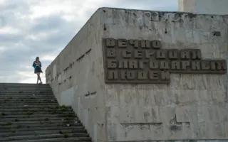 Последний звонок в Севастополе: танцы, гонки, заплывы (фото)