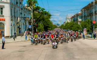 В Севастополе массовый велопробег собрал около тысячи велосипедистов (фото)