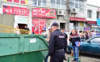 Крымский депутат покупал еду у стихийщиков после их разгона