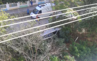 ​В Севастополе пьяная горожанка положила авто «на бочок» — соцсети (фото)