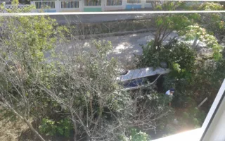 ​В Севастополе пьяная горожанка положила авто «на бочок» — соцсети (фото)