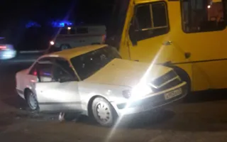​ДТП на Пожарова в Севастополе: Audi врезалась в автобус, пострадали люди (фото, видео)