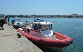 На диком пляже Севастополя спасли пьяную пловчиху (фото, видео)
