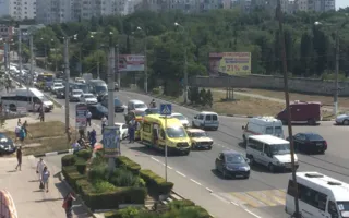 Тройное ДТП на Пожарова: катафалк без тормозов врезался в иномарку (фото)