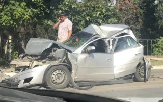 ДТП в Севастополе: фура и автобус смяли легковушку (фото, видео)