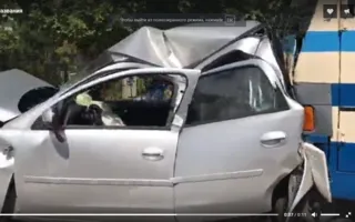 ДТП в Севастополе: фура и автобус смяли легковушку (фото, видео)