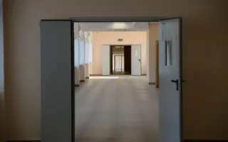 Школа в бухте Казачьей готова — бассейн на подходе (фото)