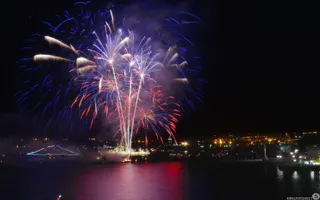 День ВМФ в Севастополе завершил эффектный салют (фото, видео)
