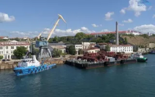 Плавопору для перевозки арочных пролётов Крымского моста доставили в Керчь 