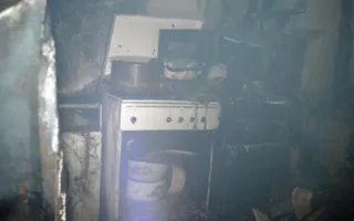 Троих детей эвакурировали из горящего дома в Севастополе (фото)